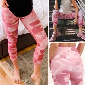 ZYIA active pink camo cropped pocket leggings